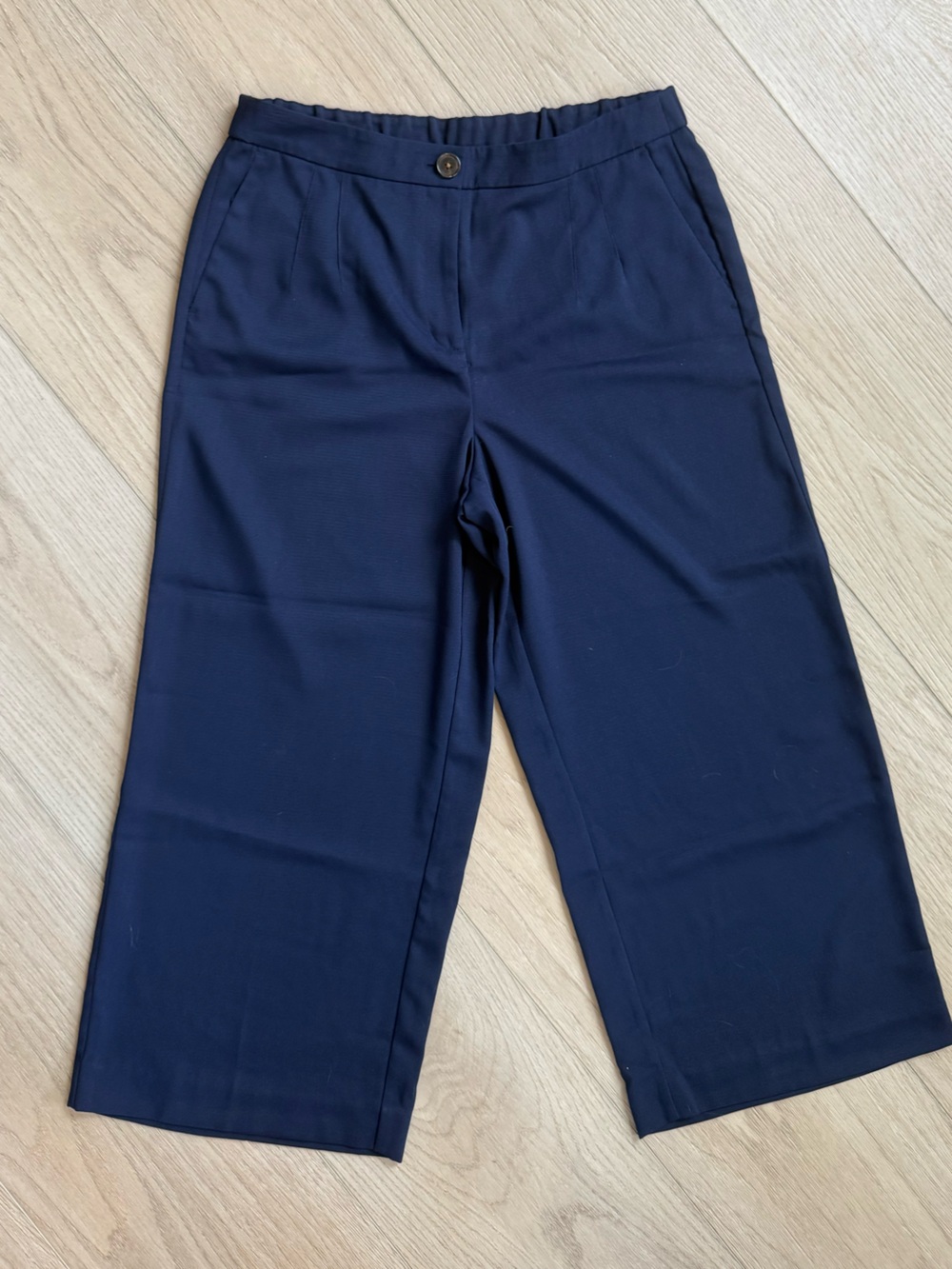 Chico's Navy Cropped Wide-Leg Pants